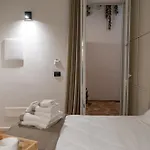 Palazzo Italia 게스트하우스 4*