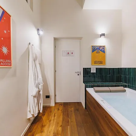 Gasthuis Palazzo Italia 4*